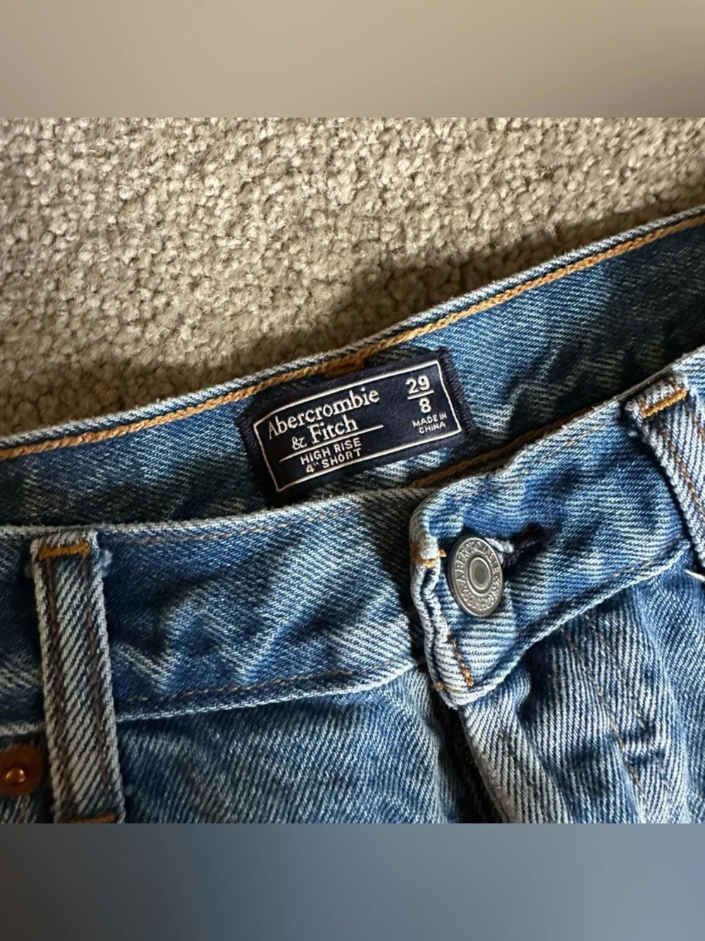 Abercrombie & Fitch High Rise Shorts - Picture 3 of 3